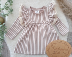  Sukienka PASECZKI BEŻ z koronką 