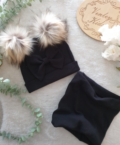 Prążek zimowy z kokardką i pomponami czarny