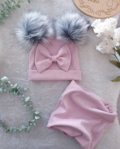 Prążek zimowy z kokardką i pomponami brudny róż