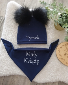 Zestaw  granatowy z pomponami