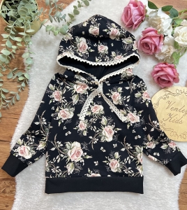 Bluza róże na ciemnym z koronką 