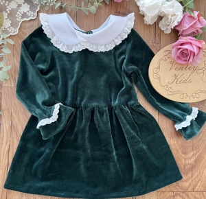 Sukienka welurek butelkowa zieleń z koronką