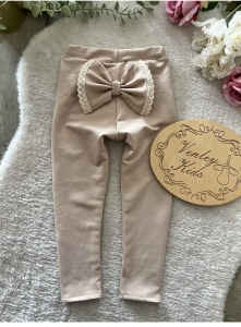 Leginsy beż z kokardą i koronka  