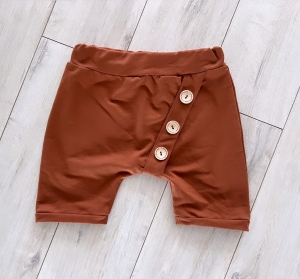 Krótkie spodenki BRĄZ GUZIKI