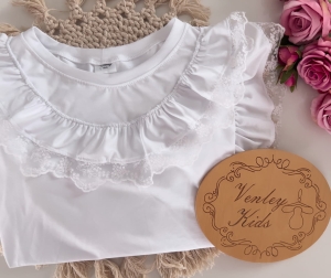 Bluzeczka biała z falbankami i koronką