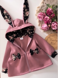 Płaszczyk Królik kwarc z róże na ciemnym 