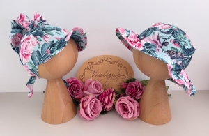 Kapelusik z chustą motyli raj