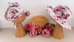 Kapelusik z chustą liliowy raj