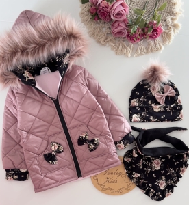 Płaszczyk kwarc z róże na ciemnym 