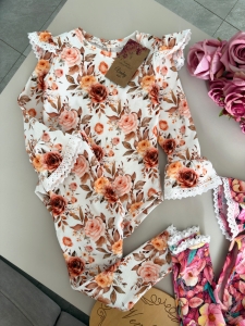 Prążek jesienny kwiat z koronką