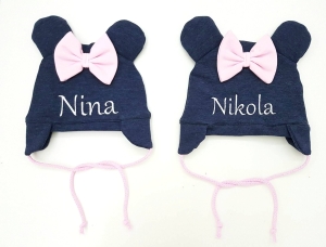 Czapeczka wiązana z imieniem