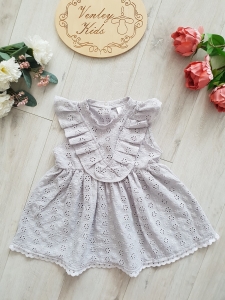 Sukienka Samana batyst haftowany 