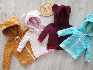 Bluza pikowana  z kapturem i uszkami kolory