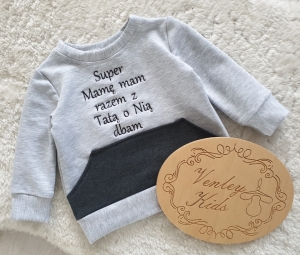 BLUZA  z  kieszonką i dowolnym napisem 